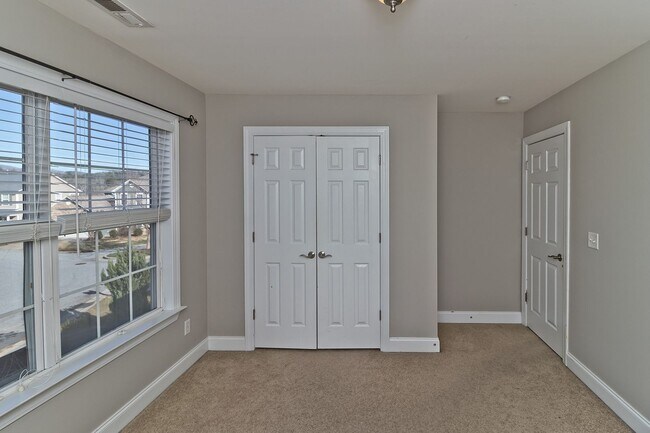 Building Photo - Two-Story Home in Arden with Bonus Room/Of...