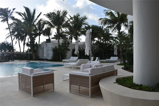 Building Photo - 6365 Collins Ave