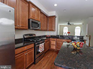 Building Photo - 7721 Duncannon Ln