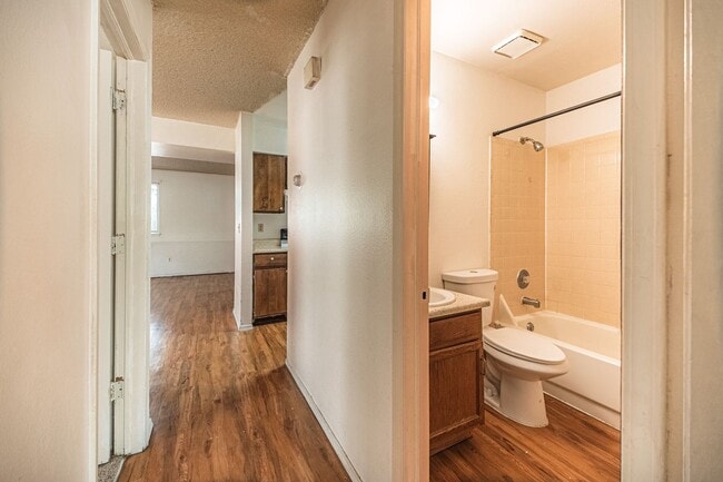 Building Photo - 1765 Zebulon Dr