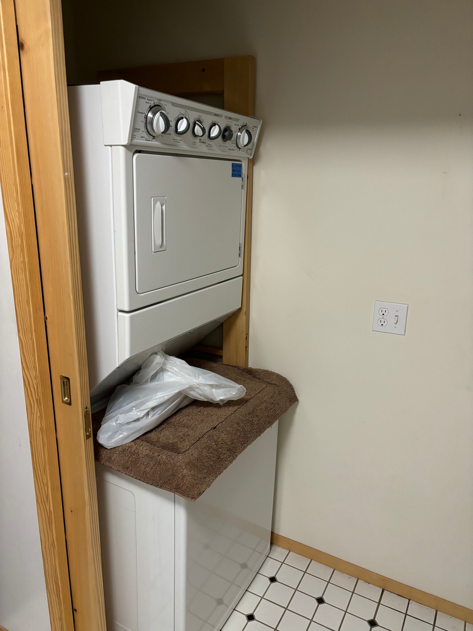 Washer Dryer - 2585 Elwood Ave