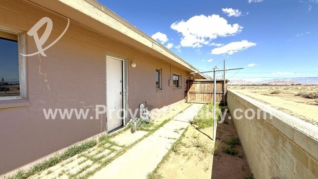 Building Photo - 21225 Wigwam Rd