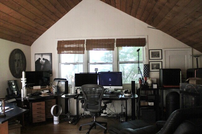 Ground Floor Back Studio /Family Room - 408 Riverside Ave