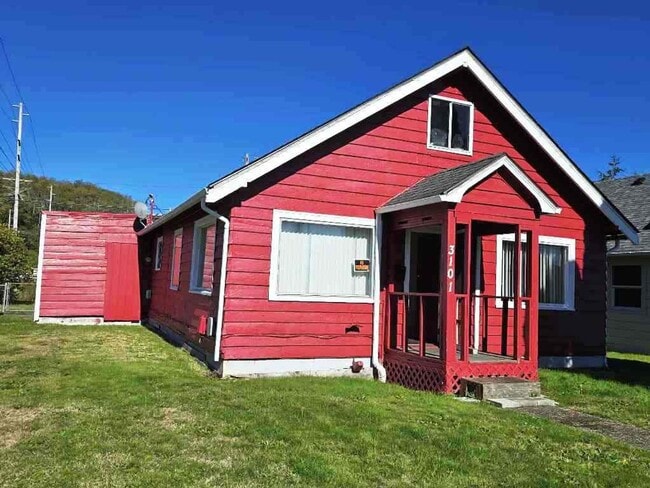 Building Photo - Hoquiam home - FOR RENT!