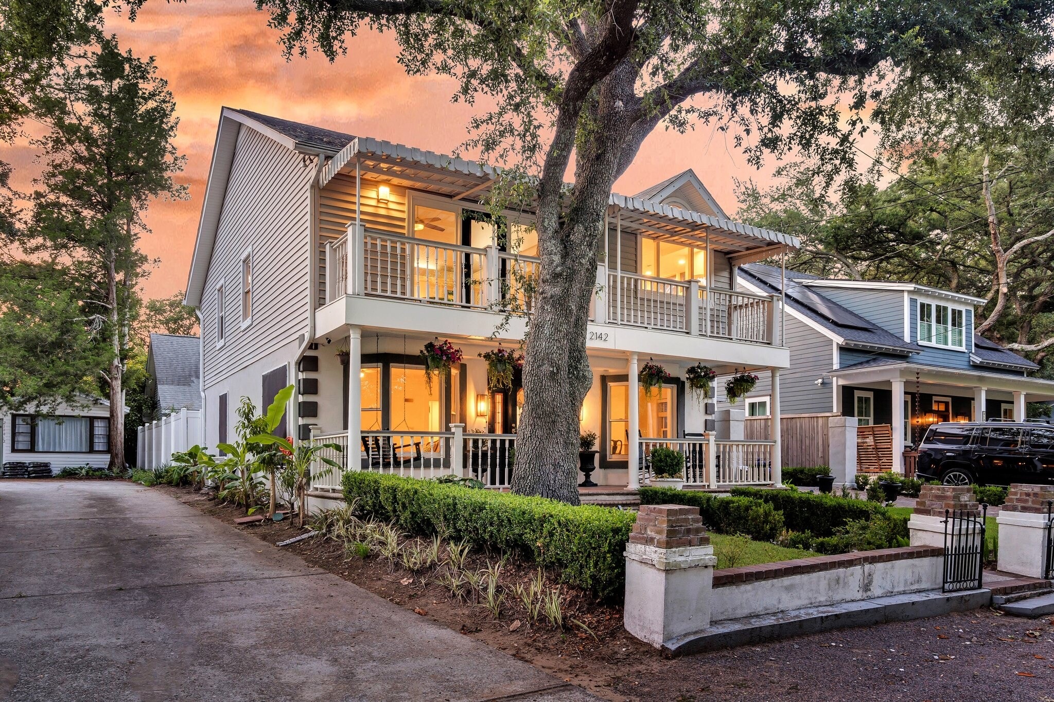 Front of Main House - 2142 Golfview Dr
