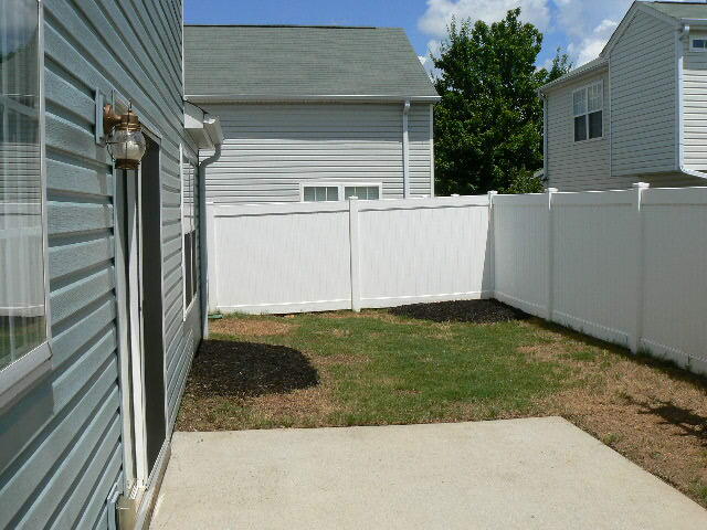 Building Photo - 127 Swanee Ln