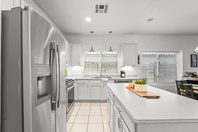 Building Photo - Your Goodyear Retreat Awaits – Updated 4BR...