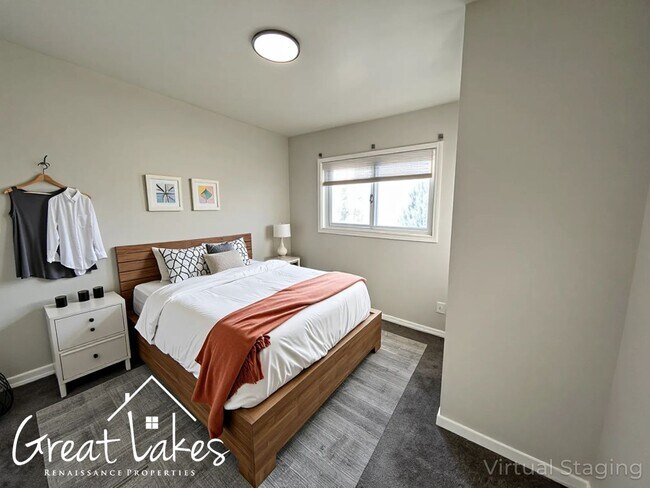 Building Photo - Charming 3 Bedroom 2 Bathroom now availabl...