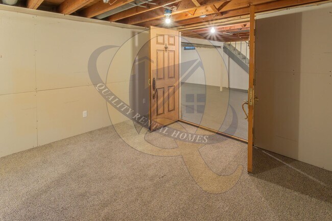 Building Photo - Available Now in Flint Twp.!!