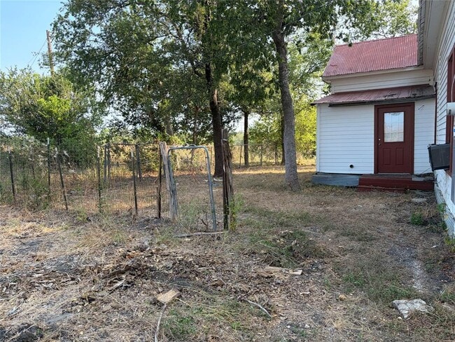Building Photo - 910 Bunton Ln