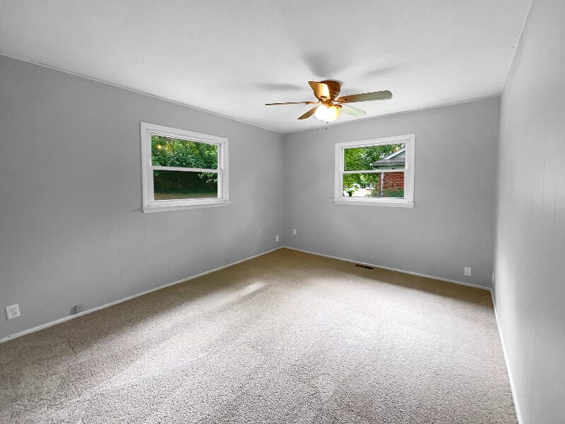 Building Photo - 210 Littlebrook Dr