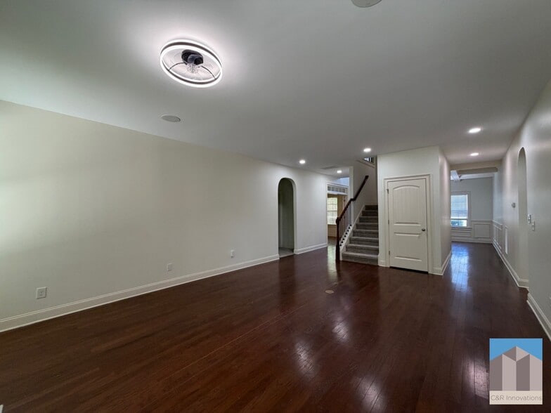 Building Photo - 4805 Carriage Bridge Ln