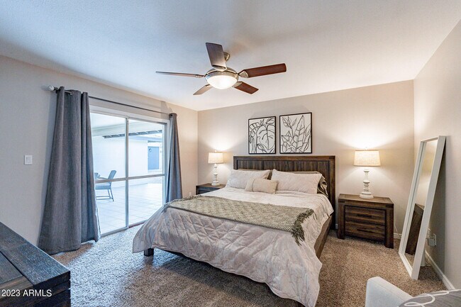 Building Photo - 4016 S Holbrook Ln