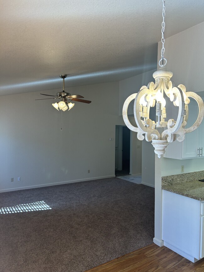 Building Photo - 2252 Southport Ln