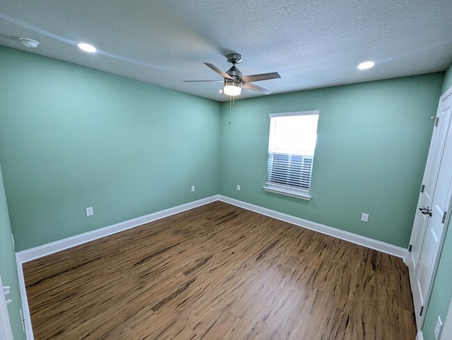 Building Photo - 2266 Paloma St