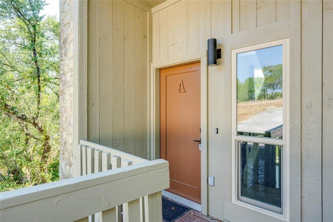 Building Photo - 801 Grassy Knoll