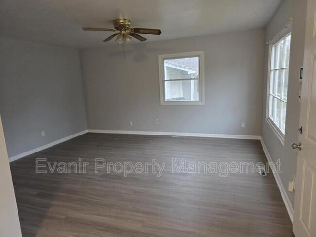 Building Photo - 3747 Barbarosa Dr