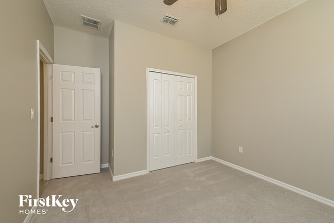Building Photo - 451 Aragosa Dr