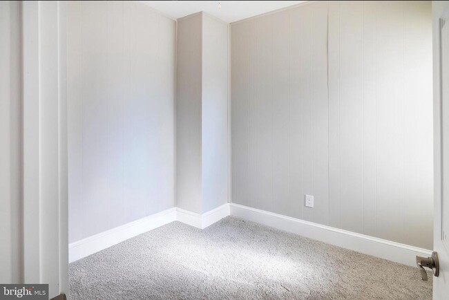 Building Photo - 614 Hunter St