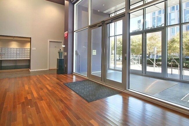 Building Photo - 1 Earhart St