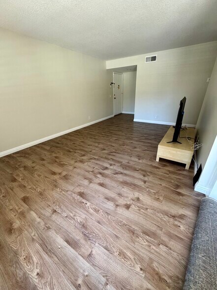 Building Photo - 4575 Ramona Ave