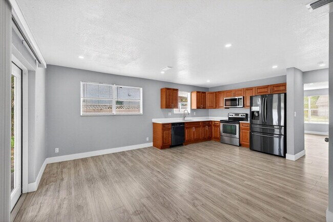 Building Photo - 5424 SW 44th Terrace