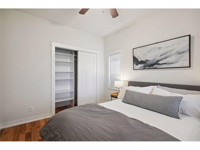 Building Photo - 1086 11th Ave SE