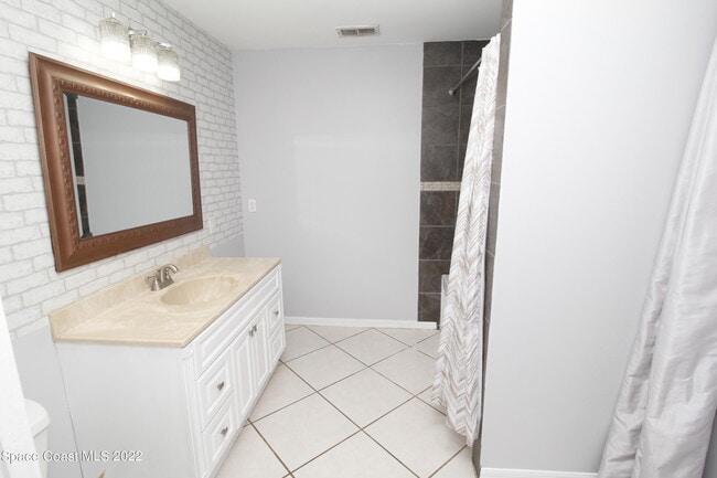 Building Photo - 1009 Fairplay Ave NW