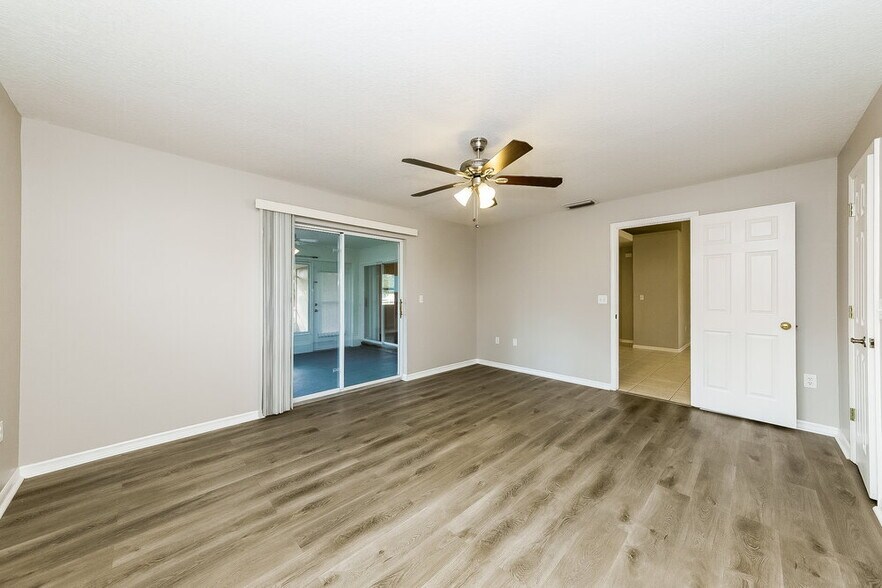 Building Photo - 2003 Old Arbor Ct