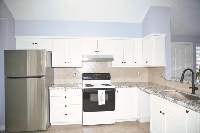 Building Photo - 17427 Lobo Trail