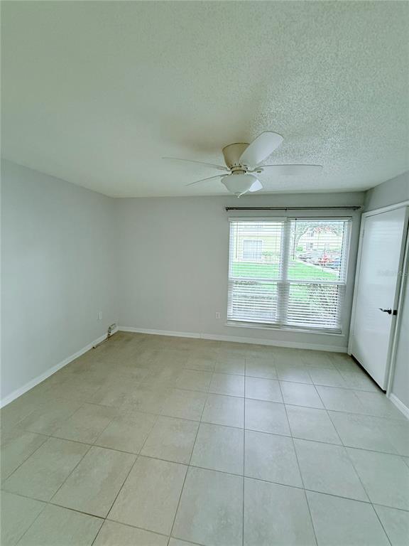 Building Photo - 9481 Highland Oak Dr