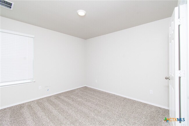 Building Photo - 1412 Rolling Thunder Dr