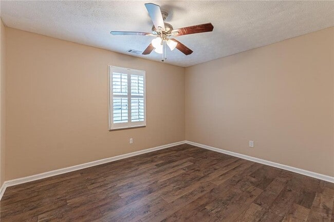 Building Photo - 2/1 Cottage home in Forsyth Co near Lake L...
