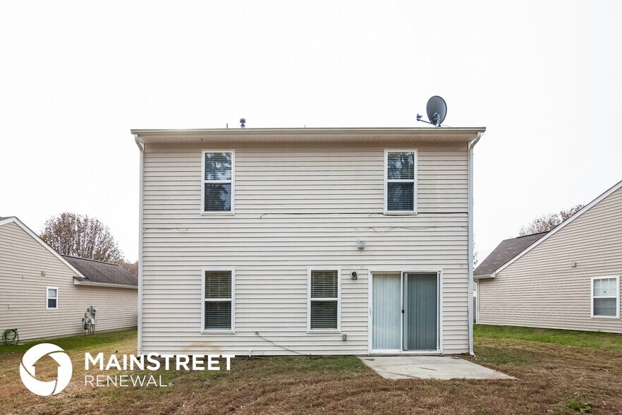Building Photo - 10020 Green Hedge Ave