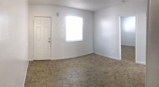Building Photo - Downtown Miami - 2 Bedroom