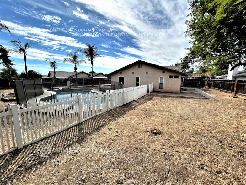 Building Photo - 12388 Via De Palmas Dr