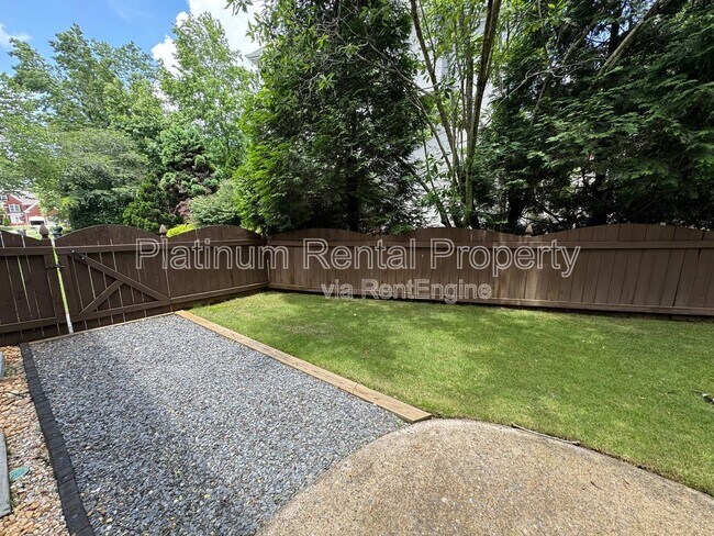 Building Photo - 830 Eden Green Ct