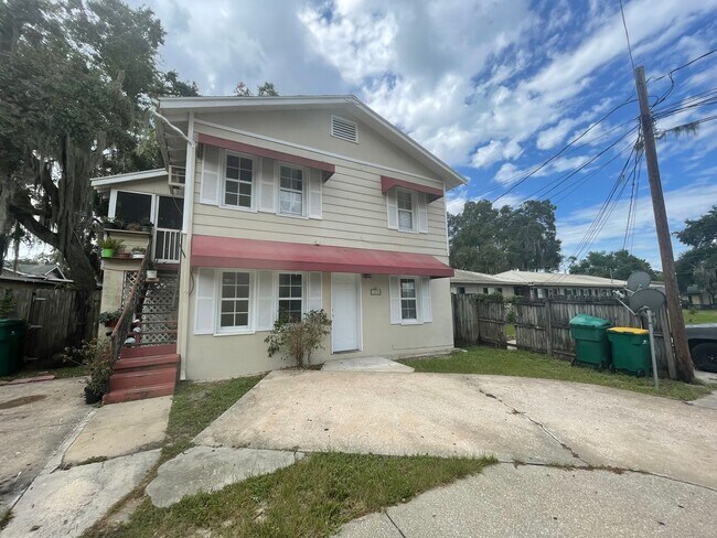 Building Photo - 322 E Gottsche Ave