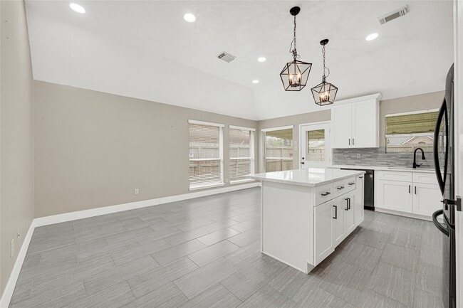 Building Photo - 16111 Blue Mesa Ridge Dr