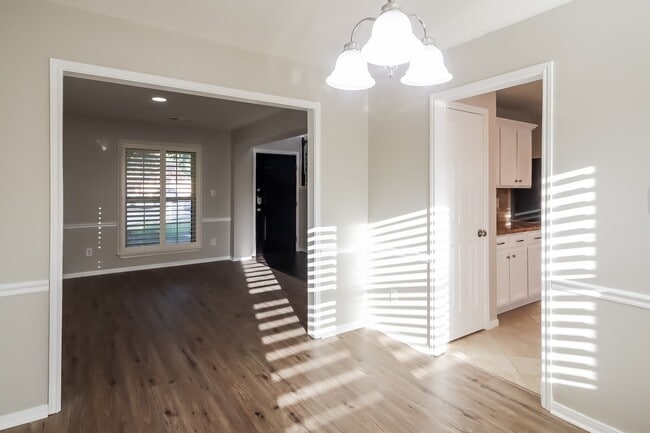 Building Photo - 19610 Plymouth Ridge Ln