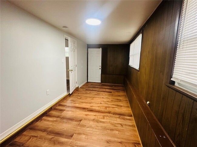 Building Photo - 6033 Balboa Dr