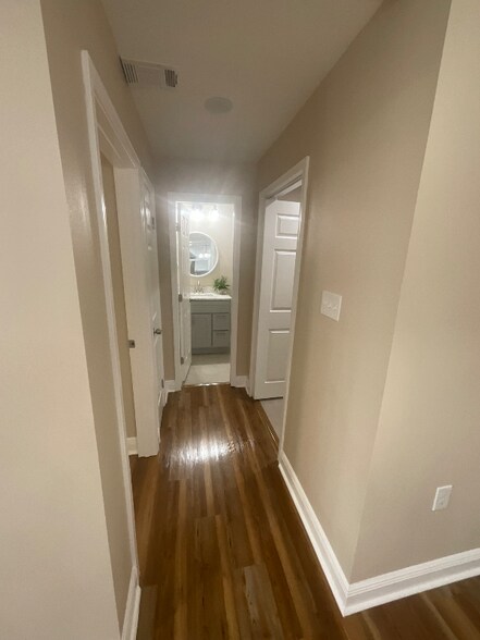 Building Photo - 1216 Hymelia Ave