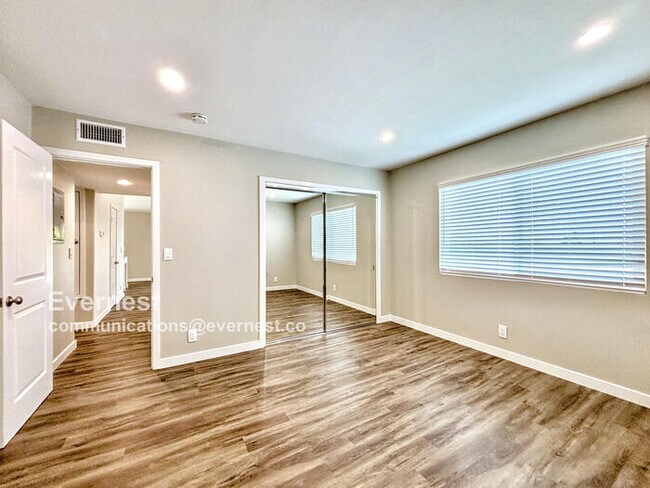 Building Photo - 33751 Alcazar Dr