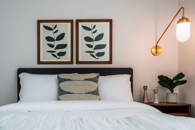 Building Photo - 1428 S Colorado Ave