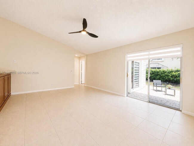 Building Photo - 854 San Remo Dr