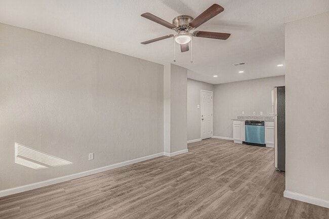 Building Photo - 406 Dawson Cir