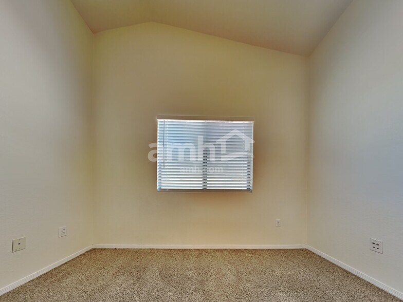 Building Photo - 7856 S Splinter Way