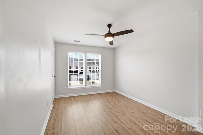 Building Photo - 4084 Holly Villa Cir