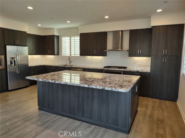 Building Photo - 202 Paramount