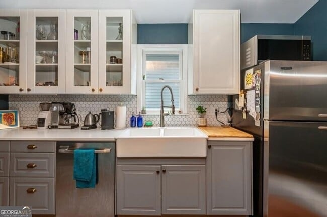 Building Photo - 154 Savannah St SE